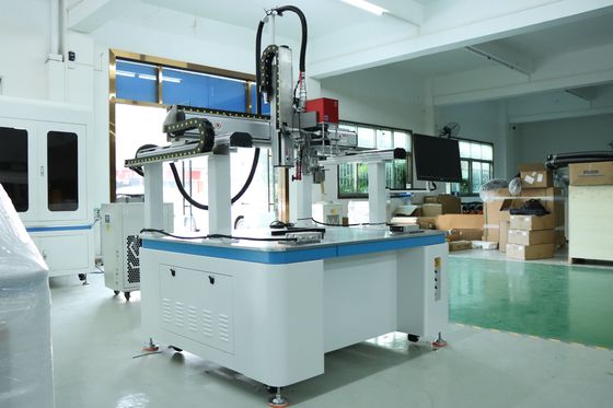 Un buon prezzo. Macchina di saldatura laser a fibra continua automatica a batteria al litio da 3000w in linea